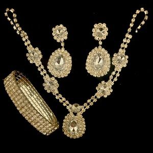 Elegant Silver Rhinestone Jewelry Set